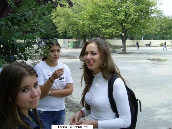 ...:::Claudia:::... - claudia_2pac_caragiale - Dear Diary!