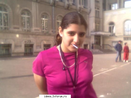 ...:::Claudia:::... - stateam la poze...da nu lasam akadeaua aia sa - Dear Diary!