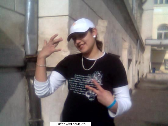 ...:::Claudia:::... - ya! peace dude's! thi's it'z m3...Kla aka - Dear Diary!