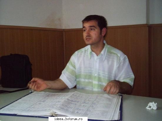 ia uite cine e aici?va place nu-i asa?lasa k stiu yo:nono: profesorii nostri mult iubiti!