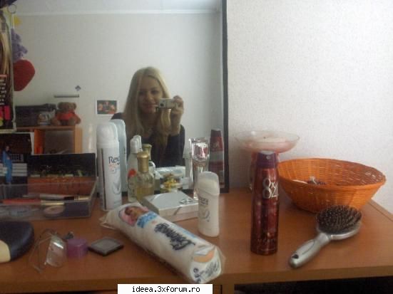 eu la coltul de cosmetik :rotfl: roxana