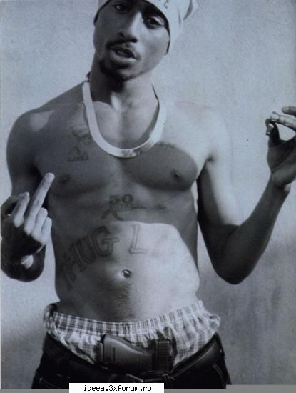 poze:))))) - 2pac cu jointu in mana:D - Muzica&Filme