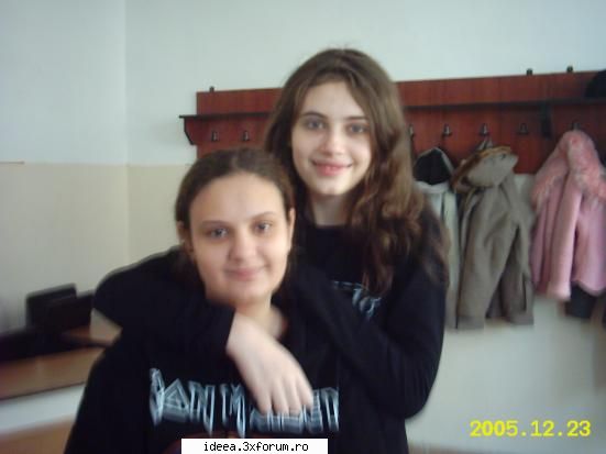 pozutze cu voi :) - 2 colege super bune Ana Banana si freezy we rock - Poze