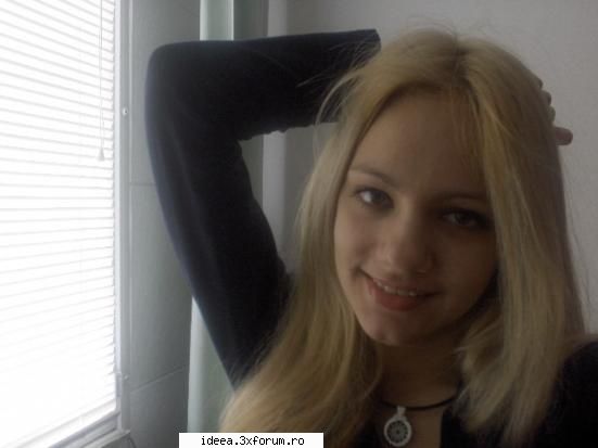 pozutze cu voi :) - hehe...me again ascultam Pio - Poze